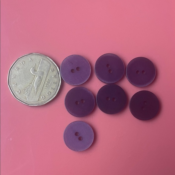 Vintage Buttons - Picture 2 of 6